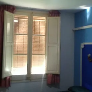 https://hostal-porta-de-ferro.top-hotels-tarragona.com